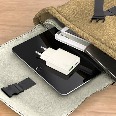 Φορτιστής Ταξιδίου Hoco N45 Biscuit Ultra Thin με 2 Εξόδους Φόρτισης USB-C PD30W και USB 18W QC3.0 Slim Moonlight White