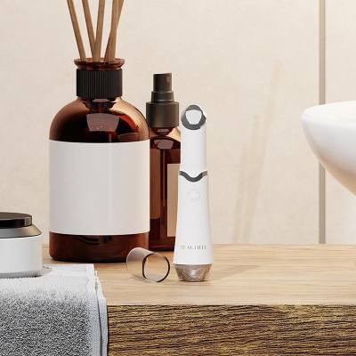 Μίνι Συσκευή Αντιγήρανσης Ματιών / Χειλιών με Δονήσεις, Φωτοθεραπεία και Θερμοθεραπεία