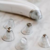 Συσκευή για Βαθύ Καθαρισμό / Δερμοαπόξεση Προσώπου με Αναρρόφηση (vacuum) και 6 Κεφαλές