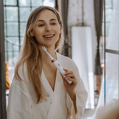 Επαναφορτιζόμενη Ηλεκτρική Οδοντόβουρτσα με Μικροδονήσεις και Υπερήχους