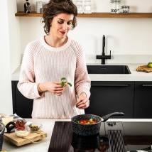 Κατσαρολάκι Γάλακτος Από Αλουμίνιο Με Αντικολλητική Επίστρωση Μαρμάρου 1. 7 Lt / 18 cm & Γυάλινο Καπάκι