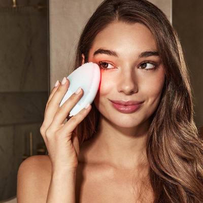 Συσκευή Καθαρισμού Προσώπου δύο Όψεων με Δονήσεις, Ιονισμό (Ion+ & Ion-) και Κρυοθεραπεία