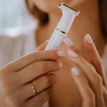 Επαναφορτιζόμενη Ξυριστική Μηχανή με 4 Διαφορετικές Επιχρυσωμένες Κεφαλές 24 Καρατίων