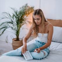 Επαναφορτιζόμενη Ξυριστική Μηχανή με 4 Διαφορετικές Επιχρυσωμένες Κεφαλές 24 Καρατίων