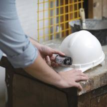 Επαναφορτιζόμενος Φακός Κεφαλής Led Αδιάβροχος IP54 Με Μέγιστη Φωτεινότητα 200 lm